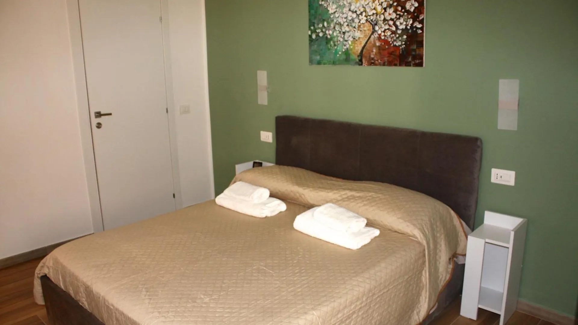 Pleasant Stays La Spezia Guest house